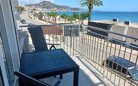 Estudio Con Impresionantes Vistas Al Mar